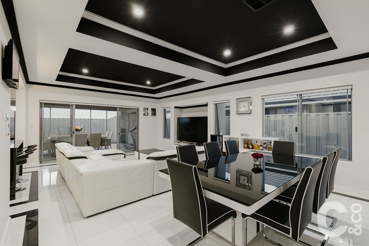 4 bedrooms House in 25 Peridot Pass WELLARD WA, 6170