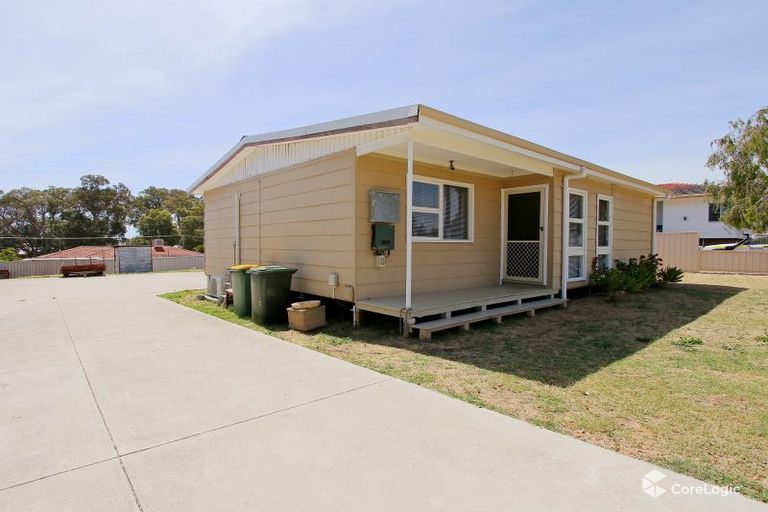 3 bedrooms House in 50 Dower Street MANDURAH WA, 6210