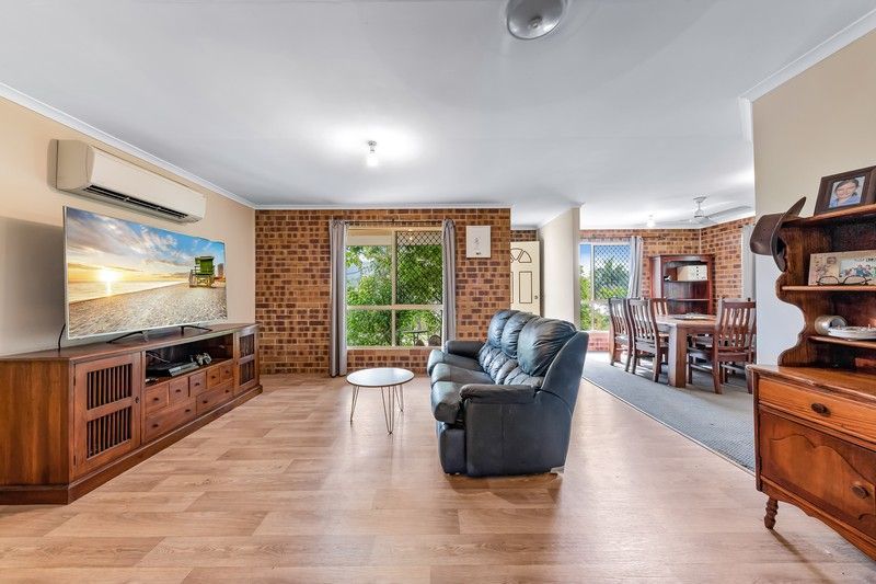 3 bedrooms House in 35 South Molle Blvd CANNONVALE QLD, 4802