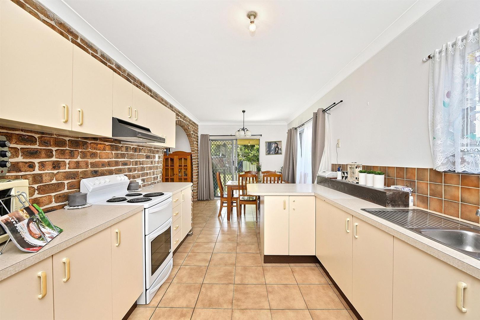 2/1 Orchard Road, Bass Hill NSW 2197, Image 2