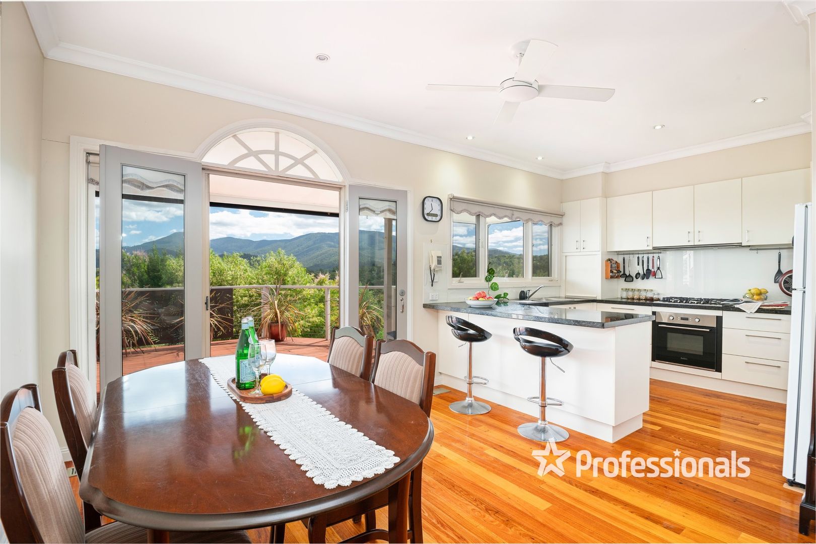 4 Fantail Terrace, Healesville VIC 3777, Image 2