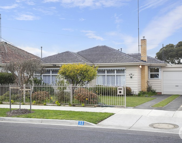 32 Grammar Street, Wendouree VIC 3355