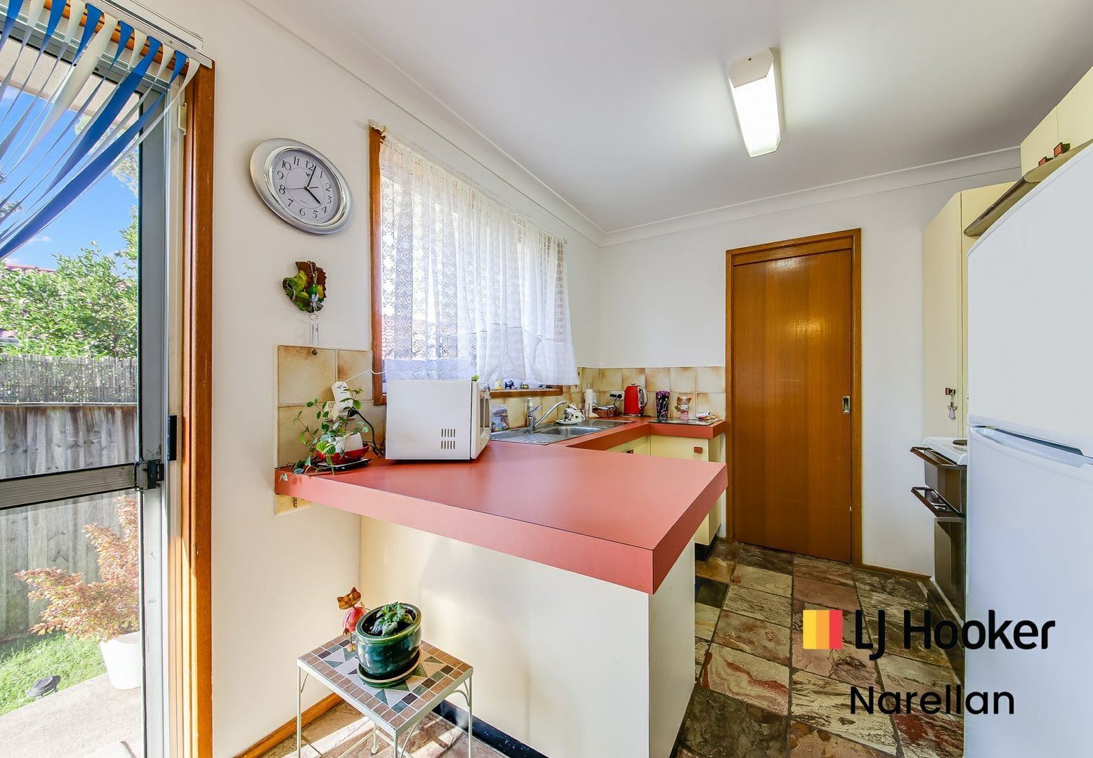 2/11 Fuchsia Crescent, Macquarie Fields NSW 2564, Image 2