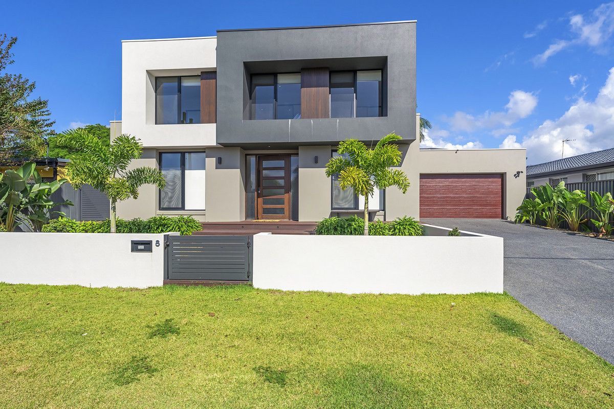 4 bedrooms House in 8 Monterey Court BROADBEACH WATERS QLD, 4218