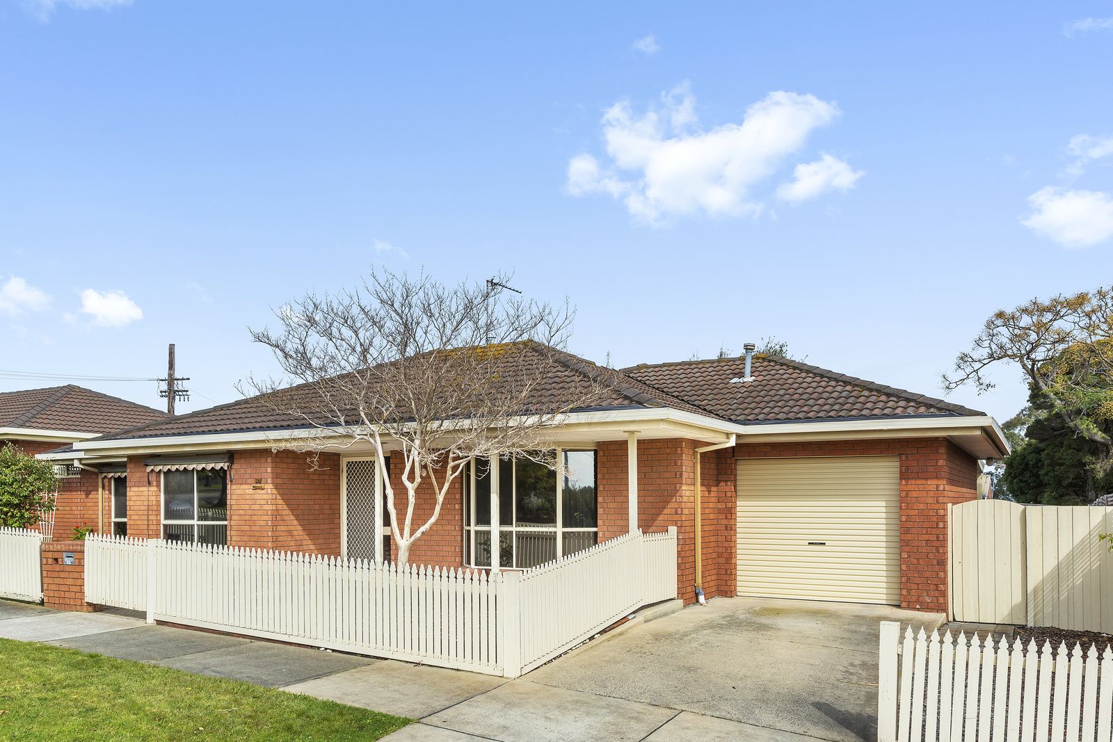 2 bedrooms Apartment / Unit / Flat in 2/18 Donvale Drive LEOPOLD VIC, 3224