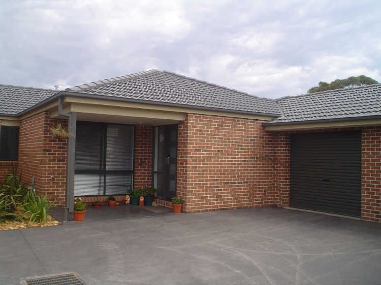 3 bedrooms Apartment / Unit / Flat in 4/140 Camms Road CRANBOURNE VIC, 3977