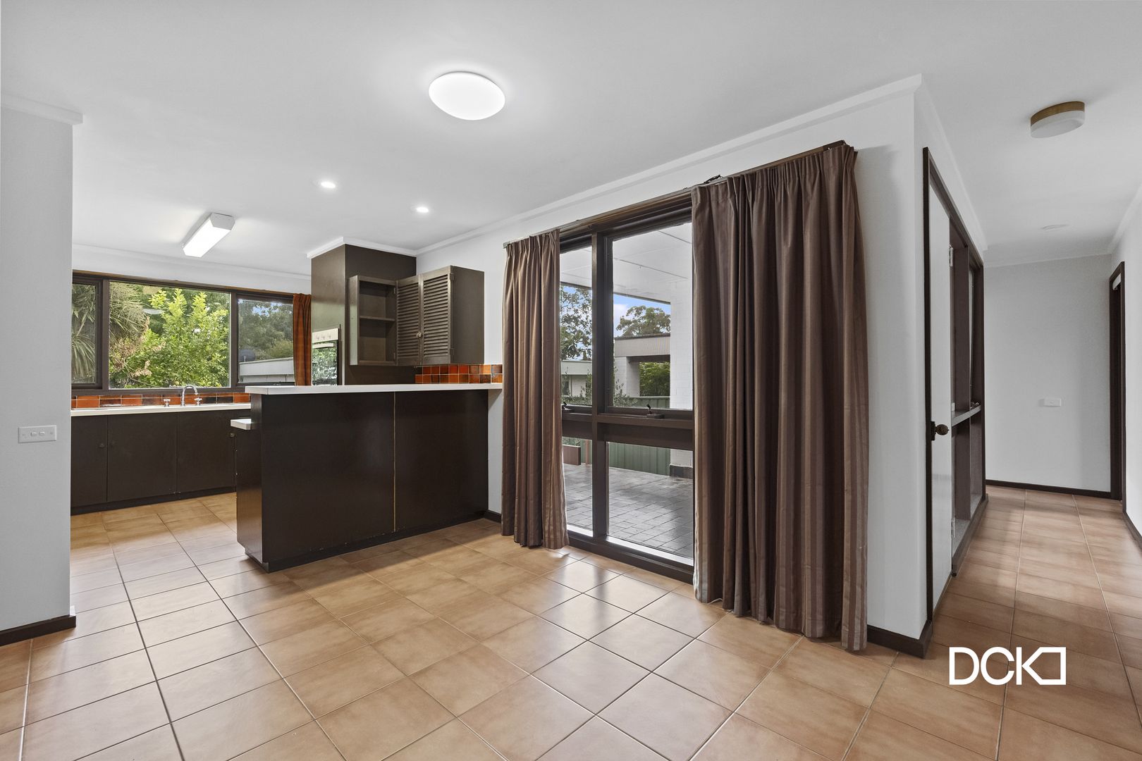 2/12-14 Harpin Street, Strathdale VIC 3550, Image 2