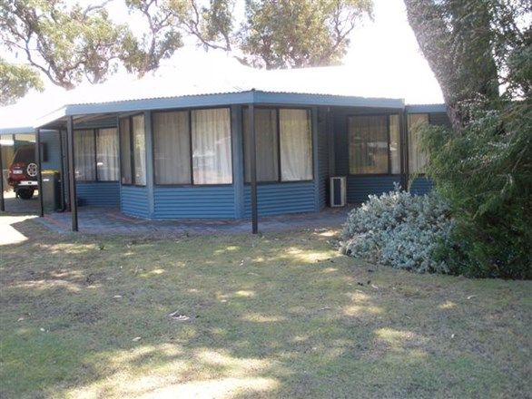 3 bedrooms House in 4 Clifton Court PRESTON BEACH WA, 6215