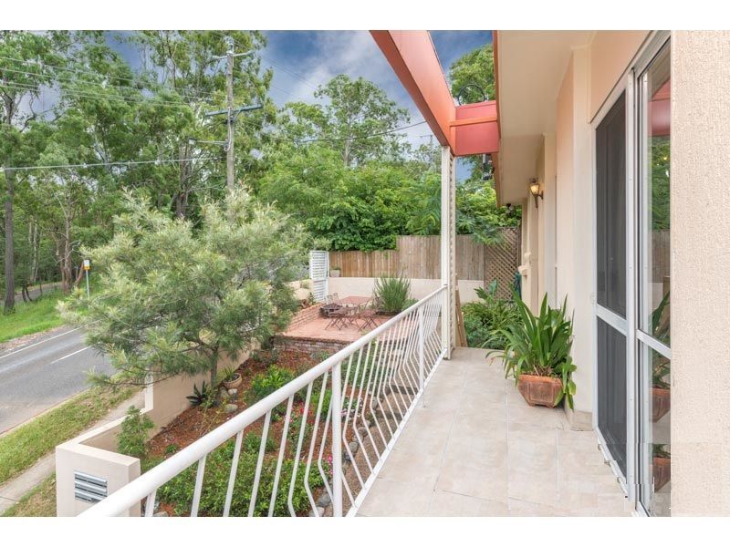 1/104 CARMODY ROAD, St Lucia QLD 4067 Domain