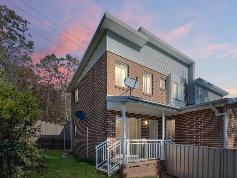 3 bedrooms Townhouse in 4/8 Heron Close WATANOBBI NSW, 2259