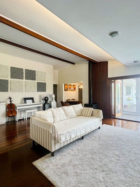 5 bedrooms House in 61 Coverdale Street INDOOROOPILLY QLD, 4068