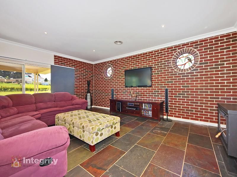 21 Elvin Drive, Kinglake VIC 3763, Image 2