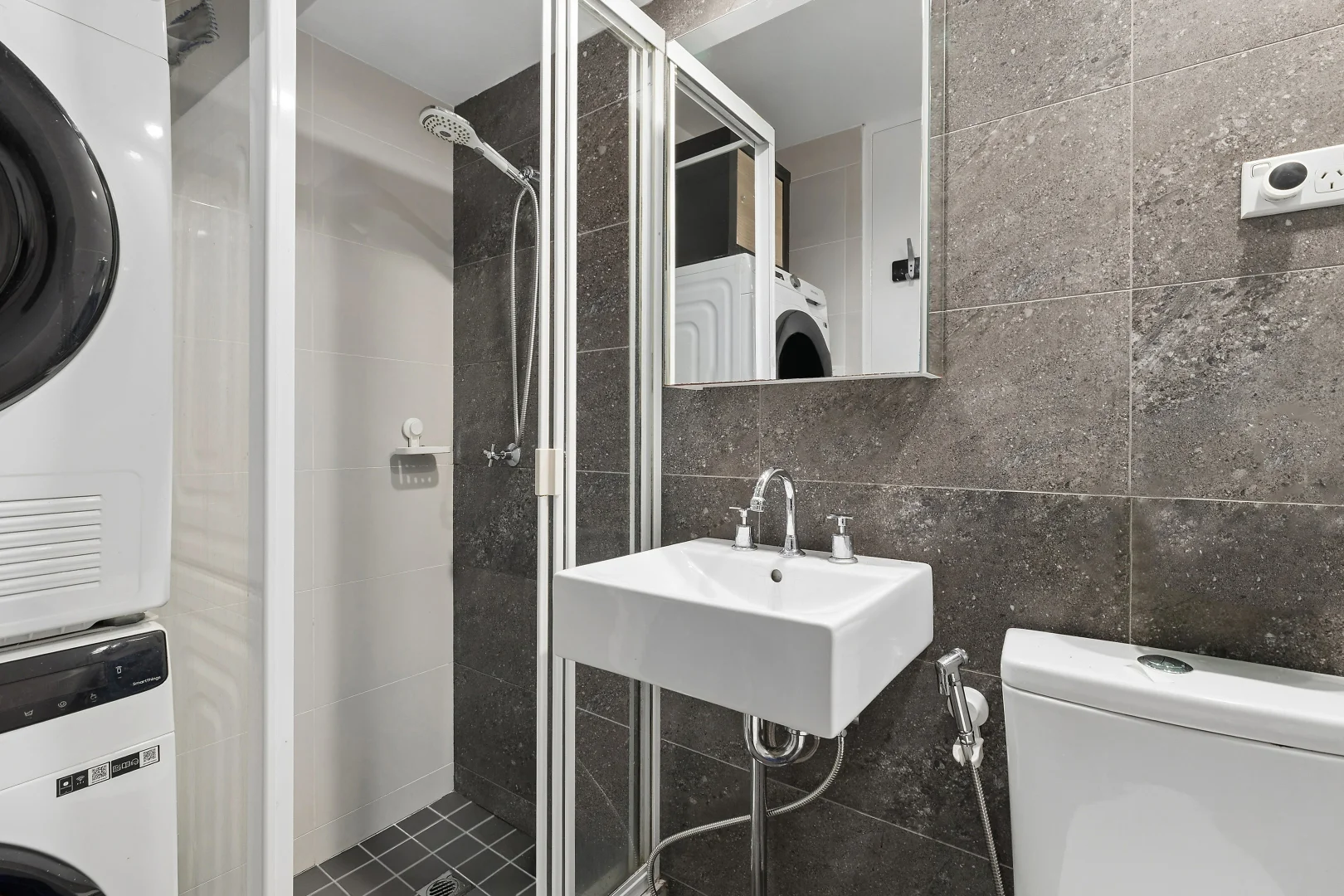 Additional image 8 of 33A/100 Elizabeth Bay Road, Elizabeth Bay NSW 2011