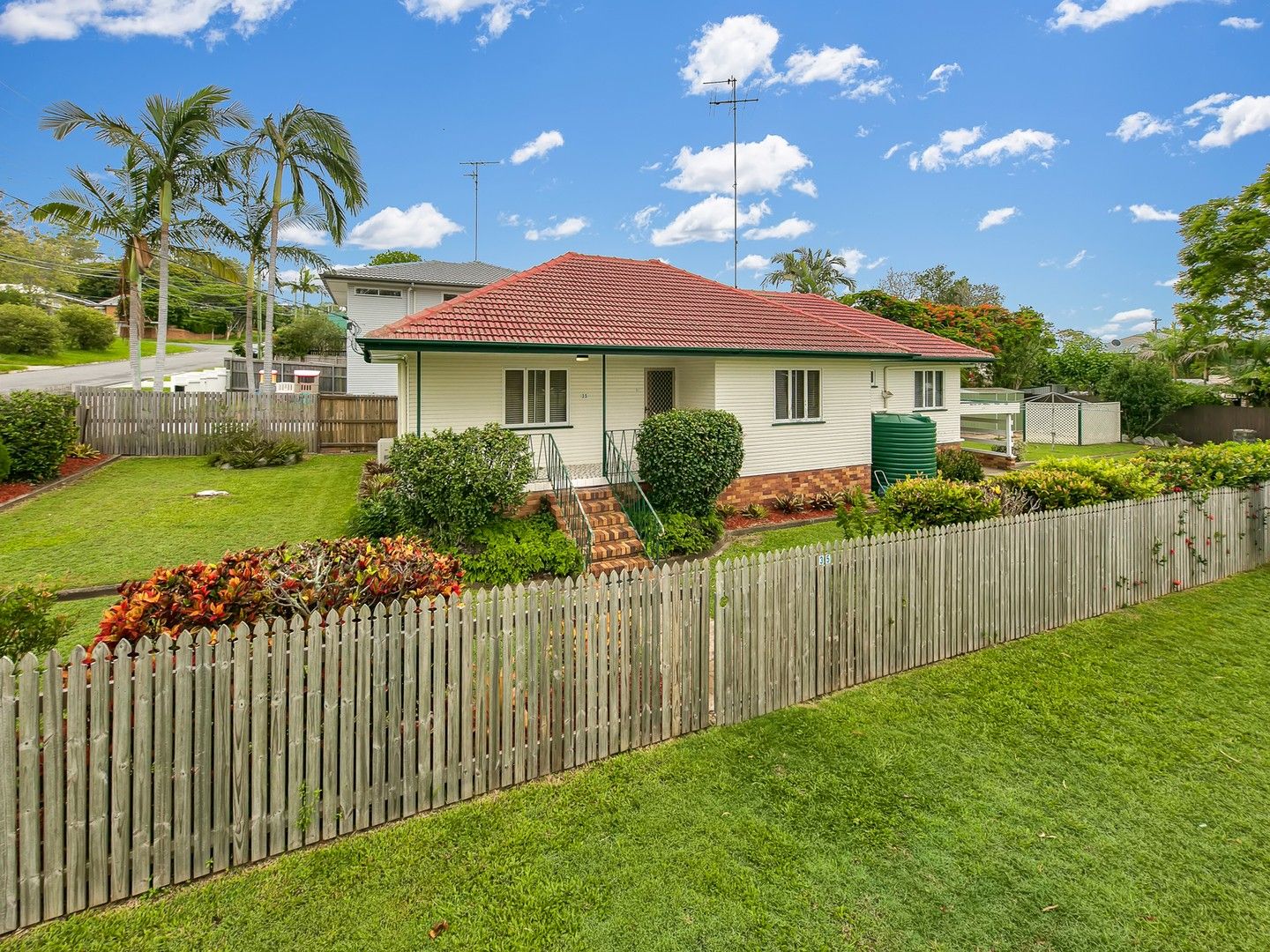 3 bedrooms House in 35 MacNaughton Street STAFFORD QLD, 4053