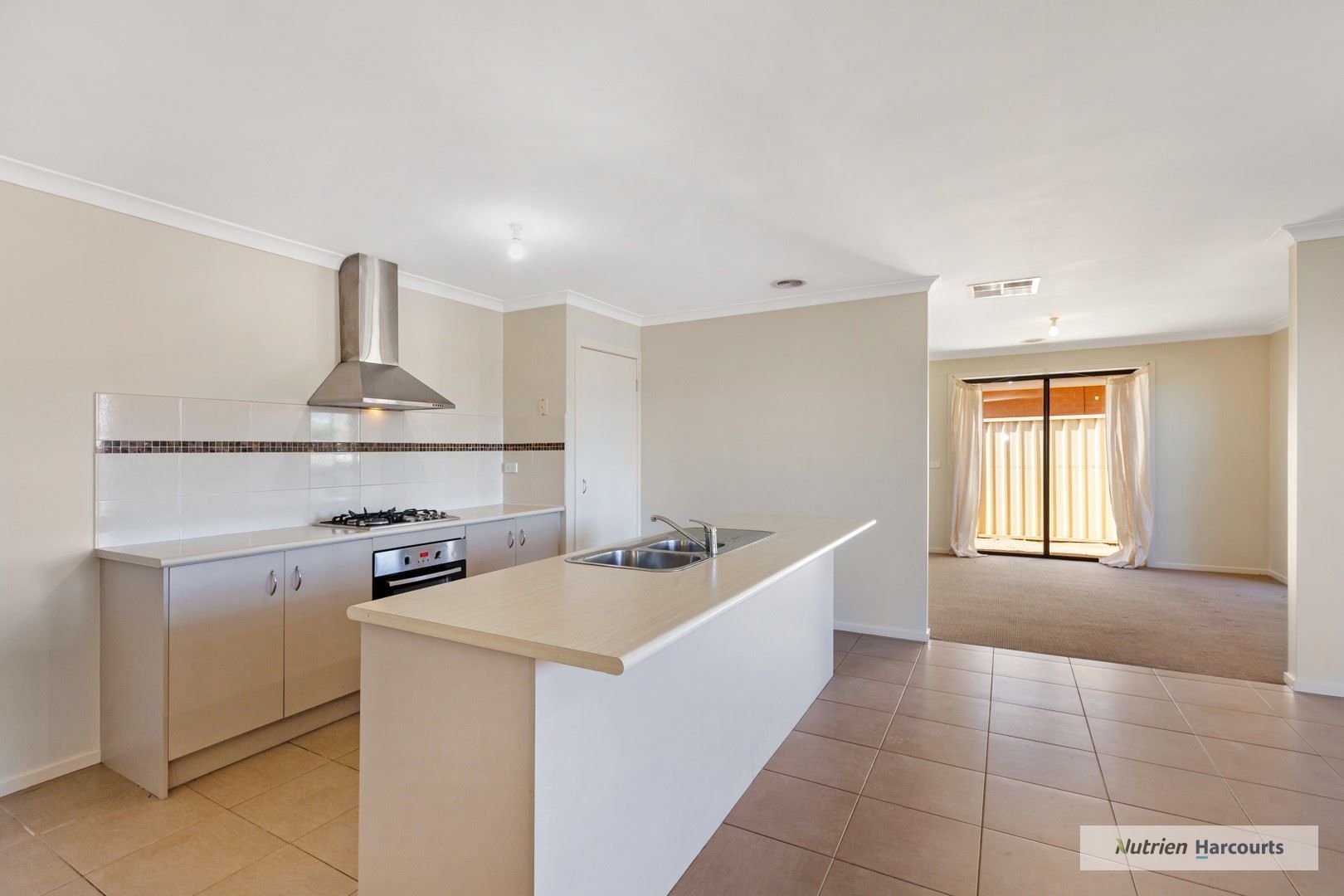 4 Mikada Boulevard, Kilmore VIC 3764, Image 2