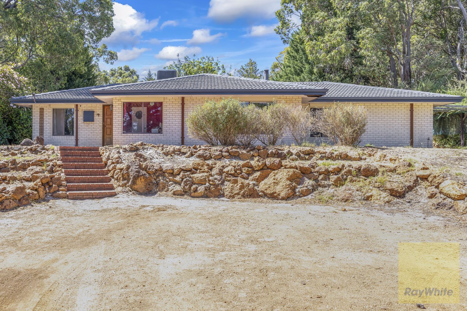 132 Lesmurdie Road, Lesmurdie WA 6076, Image 1