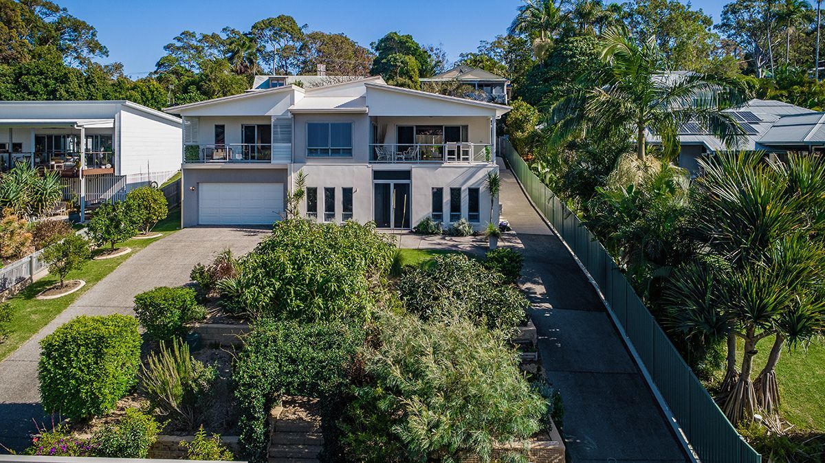 5 bedrooms House in 5 Dunnart Place MOUNT COOLUM QLD, 4573
