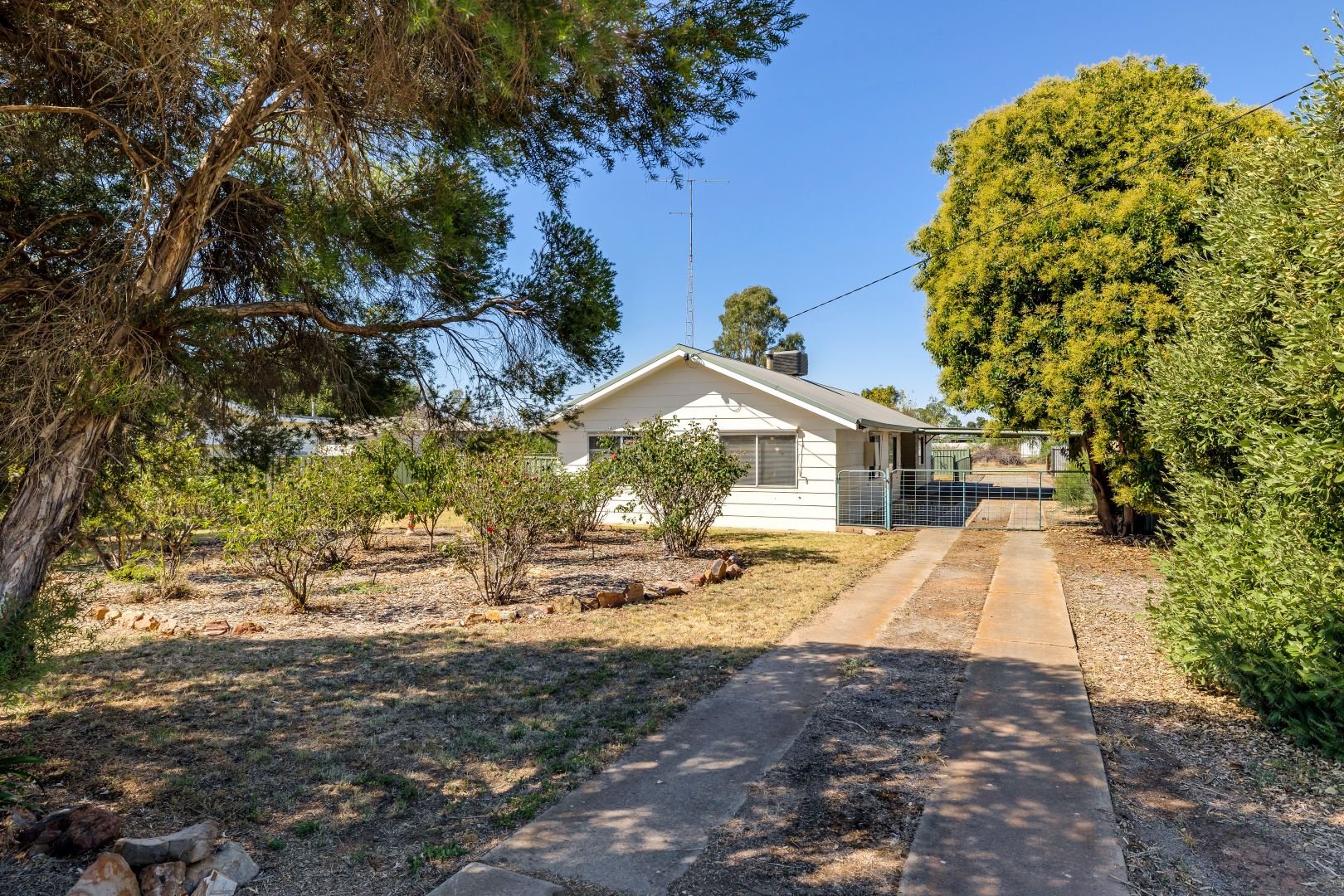 33 Narrandera Street, Grong Grong NSW 2652, Image 1