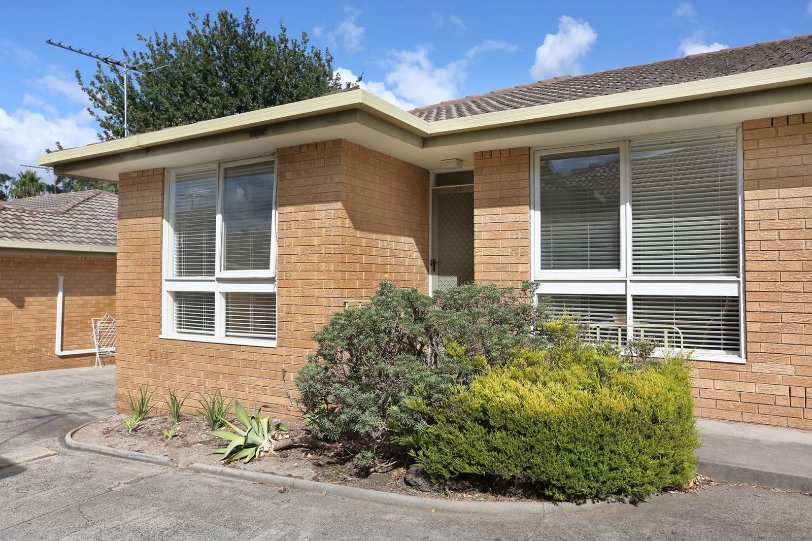 2 bedrooms Apartment / Unit / Flat in 25/508-510 Moreland Road BRUNSWICK WEST VIC, 3055