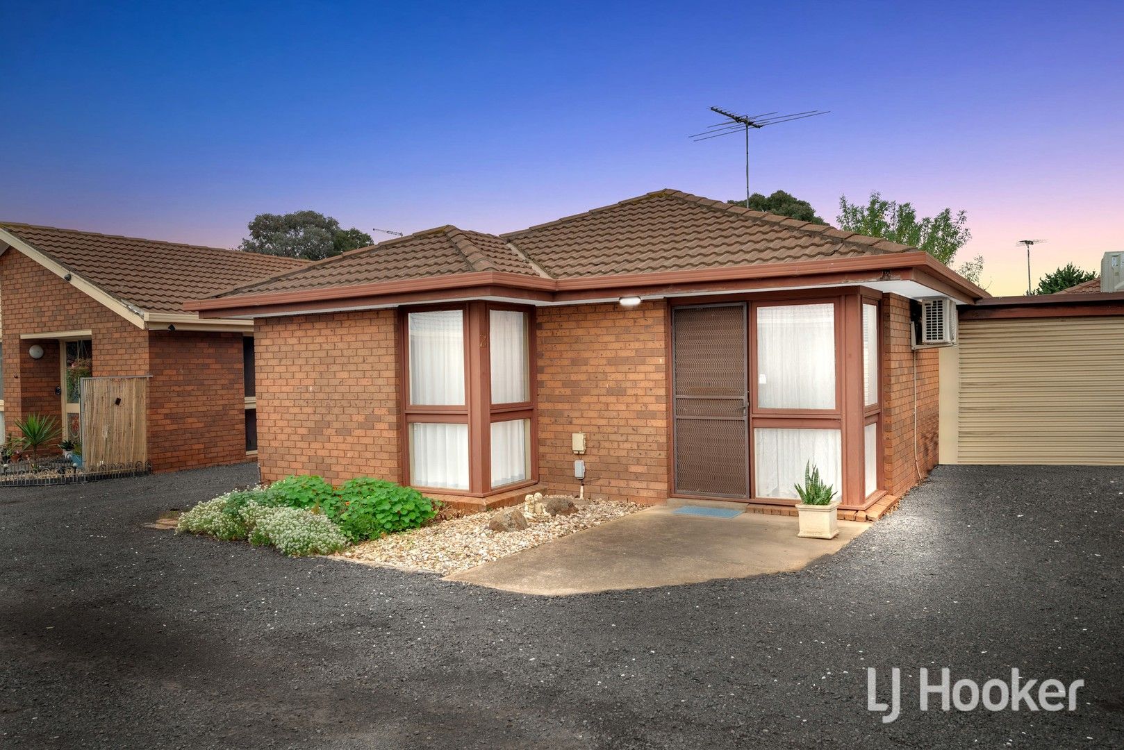 2 bedrooms Apartment / Unit / Flat in 2/45 Staughton Street MELTON SOUTH VIC, 3338