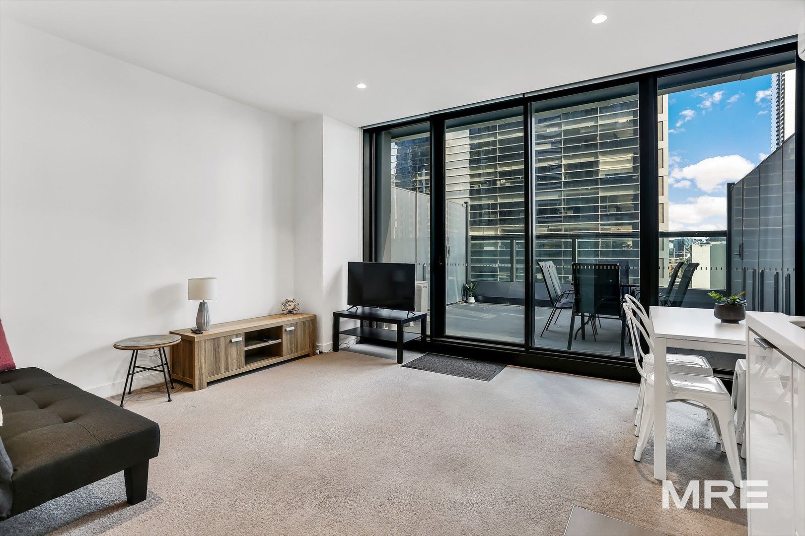 1 bedrooms Apartment / Unit / Flat in 1103/285 La Trobe Street MELBOURNE VIC, 3000