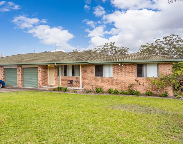 2/2 Rosewood Crescent, Taree NSW 2430