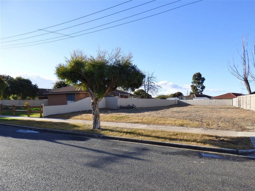 12 McMillan Court, Horsham VIC 3400, Image 1