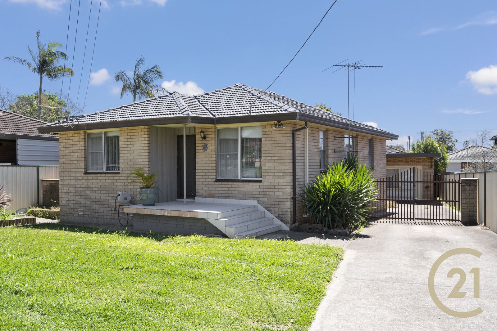 3 bedrooms House in 27 Tully Avenue LIVERPOOL NSW, 2170