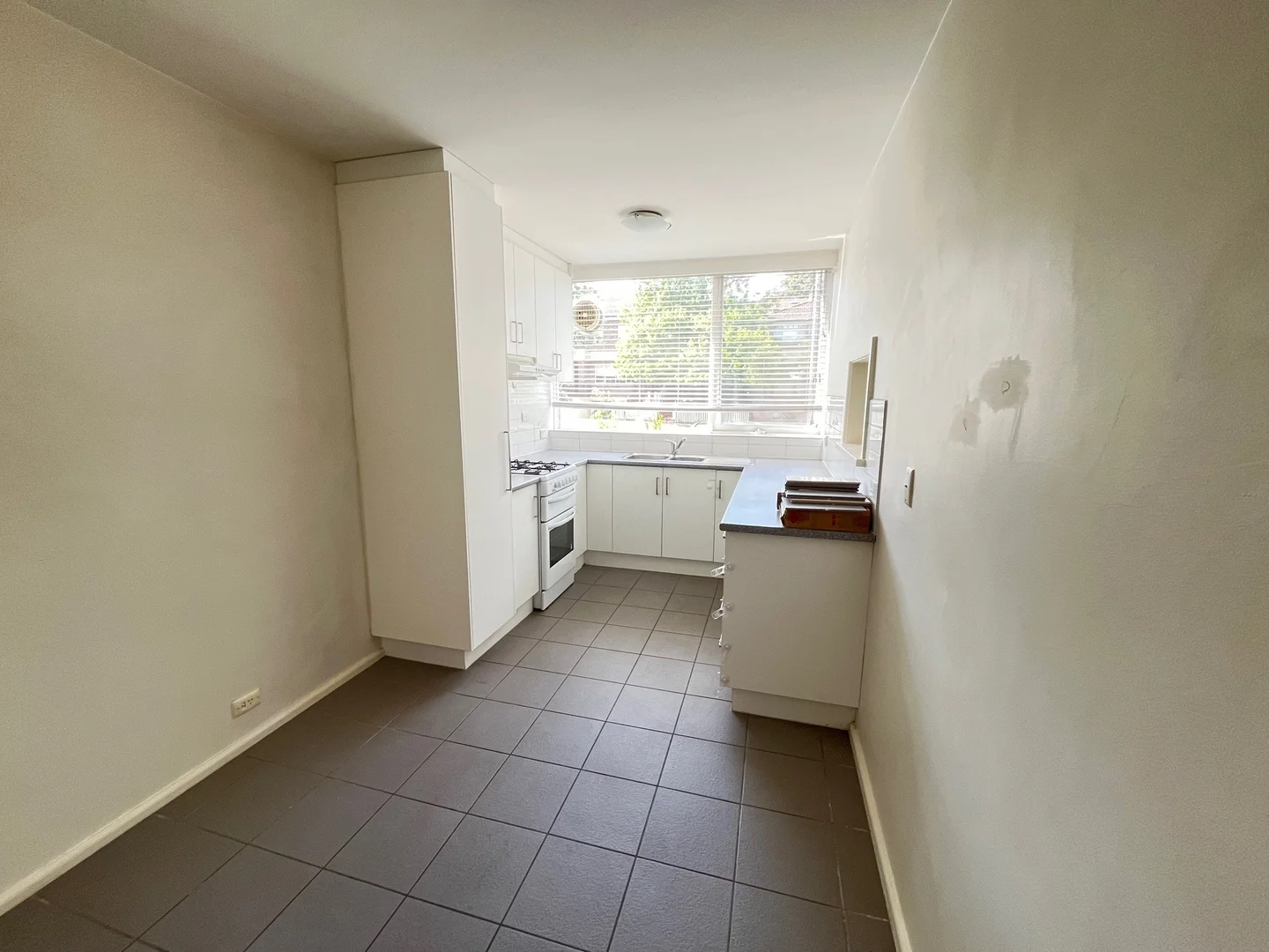 Additional image 5 of 4/125 Locksley Road, Ivanhoe VIC 3079