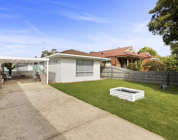 135 Ninth Avenue, Rosebud VIC 3939