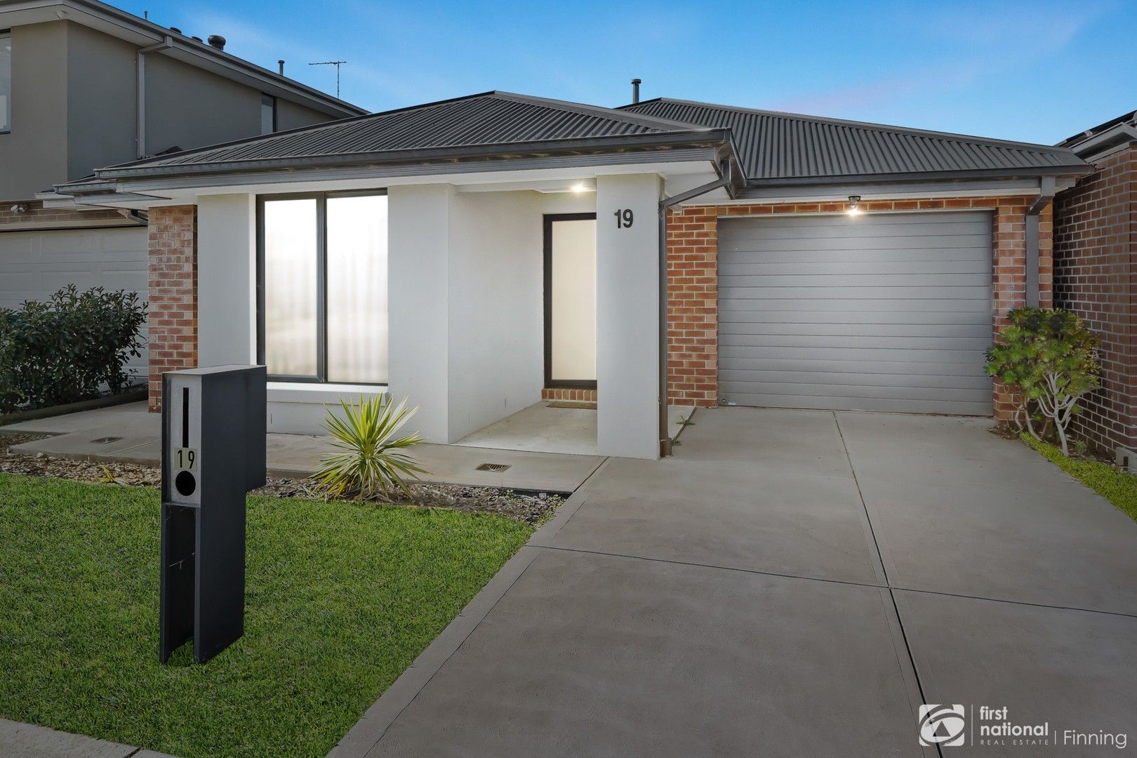 19 Niloma Street, Clyde North VIC 3978, Image 0