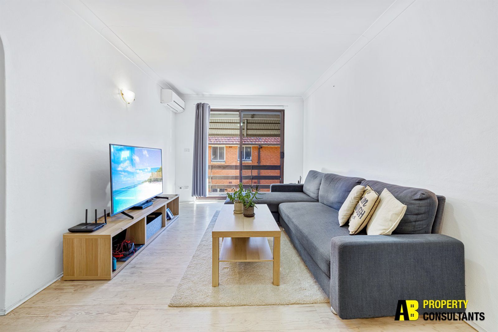 2 bedrooms Apartment / Unit / Flat in 8/11 Brisbane Street HARRIS PARK NSW, 2150