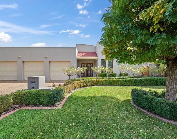 32 Ironbark Circuit, Jerrabomberra NSW 2619