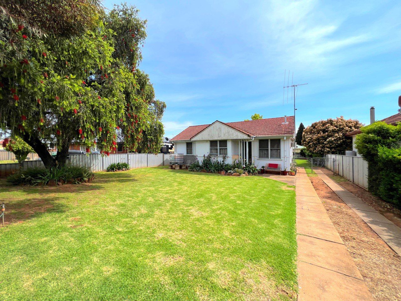 44 Medlyn Street, Parkes NSW 2870, Image 1