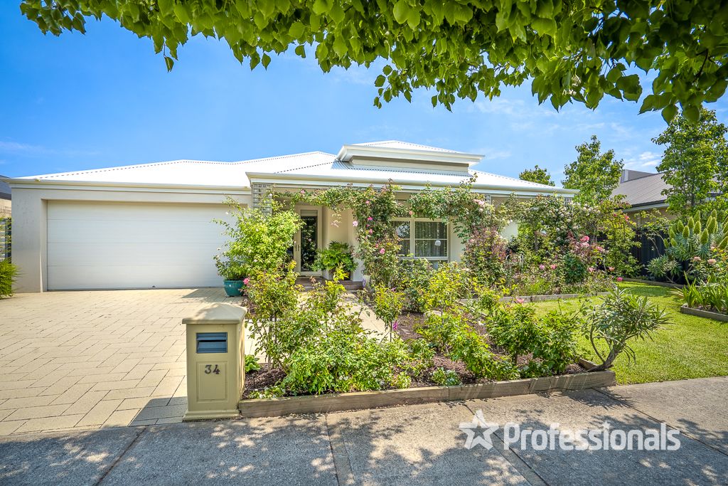 4 bedrooms House in 34 Almond Parkway YALYALUP WA, 6280