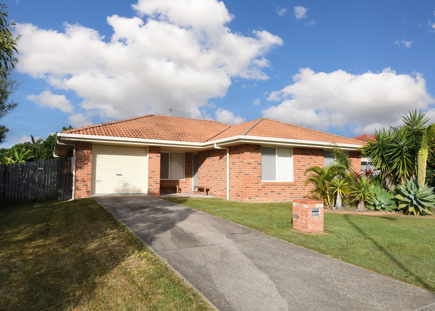 4 bedrooms House in 141 Colyton Street TORQUAY QLD, 4655
