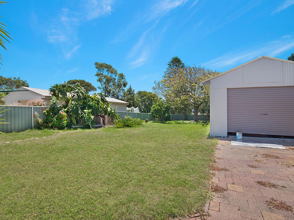 15 Master Street, Belmont North NSW 2280, Image 2