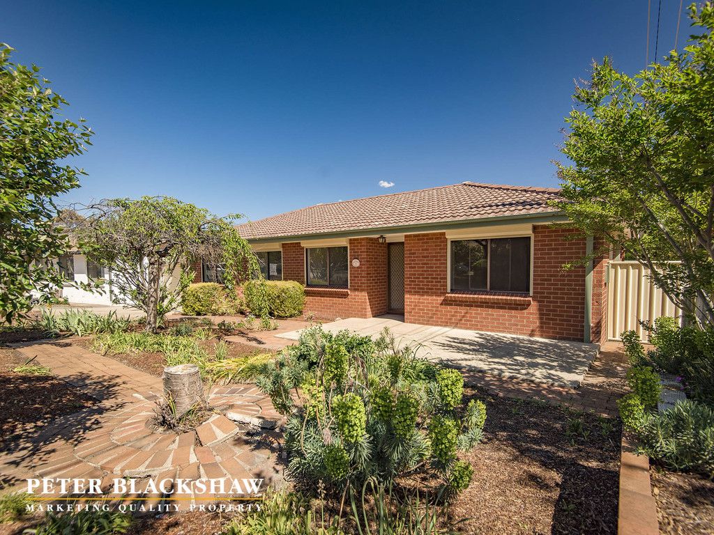 35 Livingston Avenue, Kambah ACT 2902, Image 2