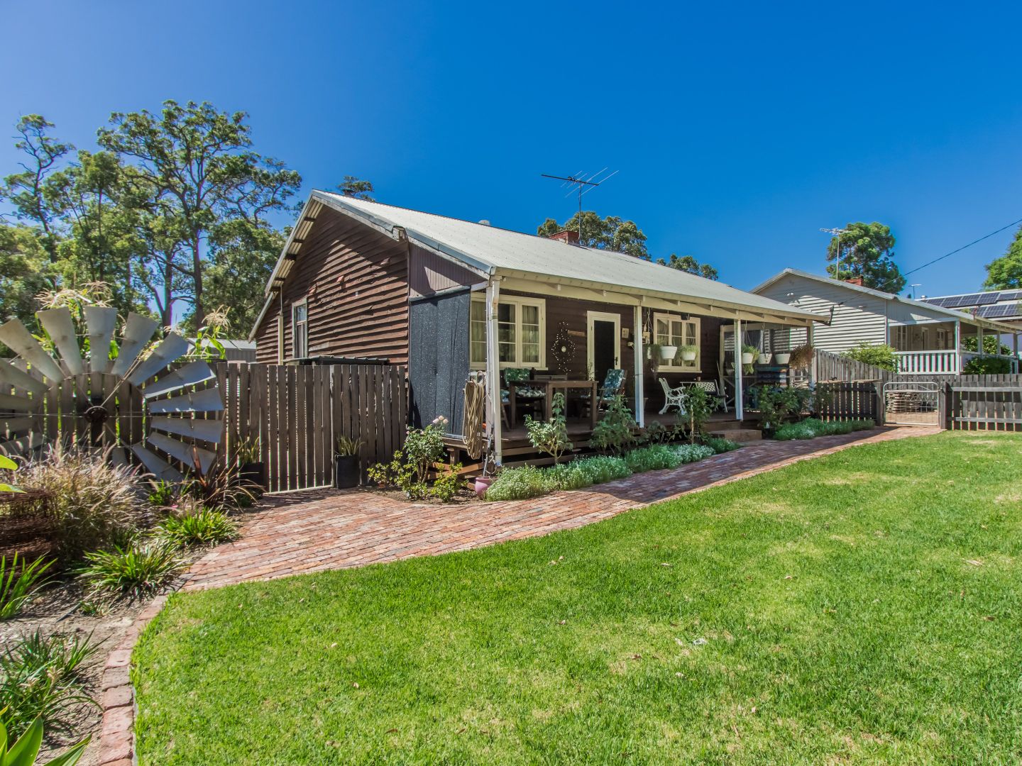 10 Staff Street, Jarrahdale WA 6124, Image 2