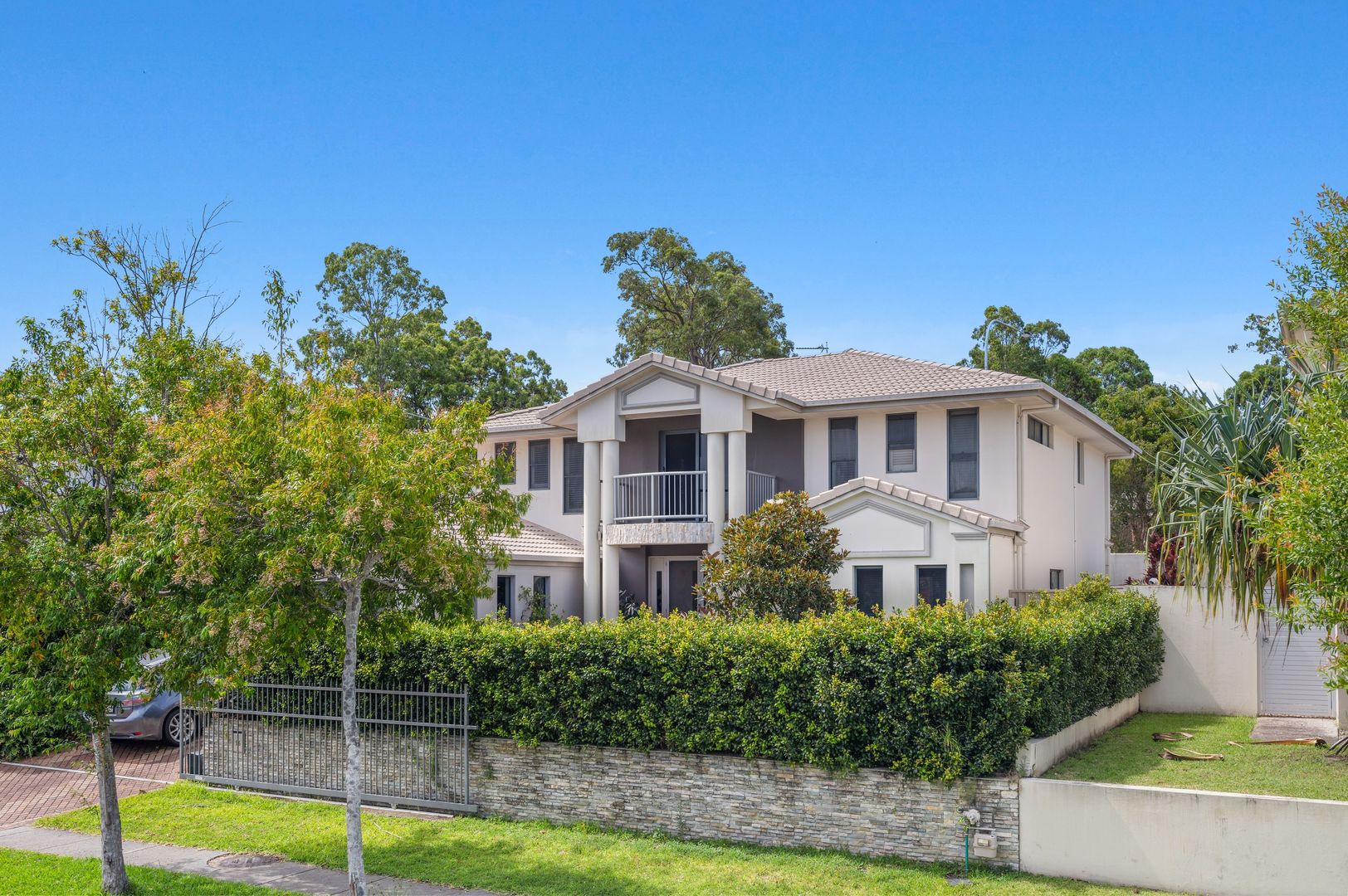 96 Compass Drive, Biggera Waters Property History & Address Research