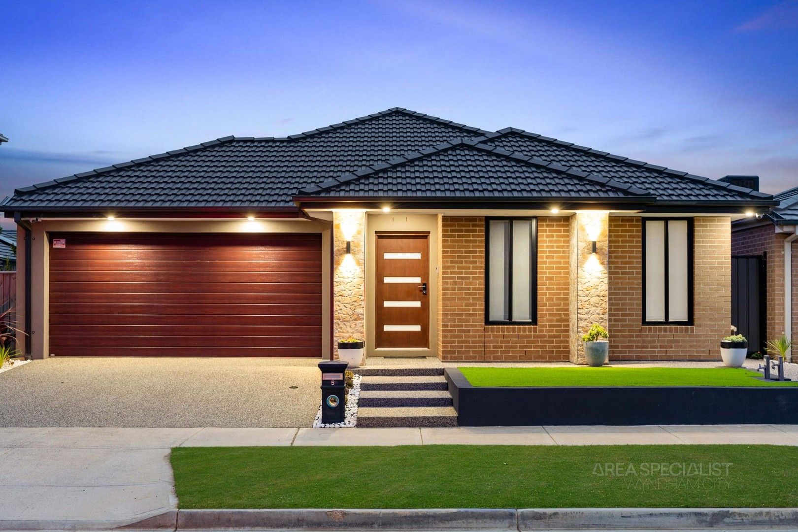 4 bedrooms House in 5 Ungara Drive WERRIBEE VIC, 3030