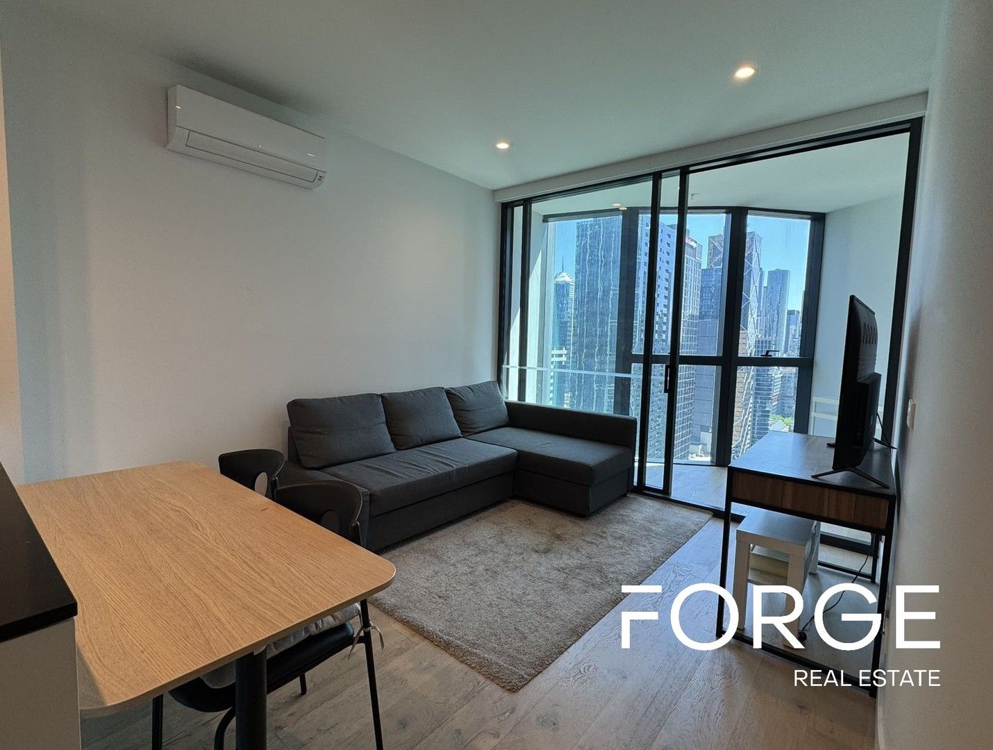 1 bedrooms Apartment / Unit / Flat in 3301/228 La Trobe Street MELBOURNE VIC, 3000
