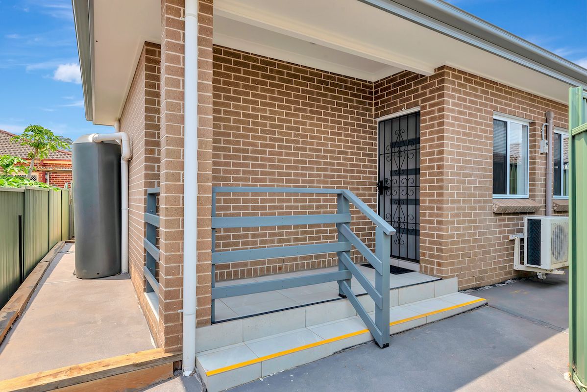 2 bedrooms Apartment / Unit / Flat in 35A Gardiner Crescent FAIRFIELD WEST NSW, 2165