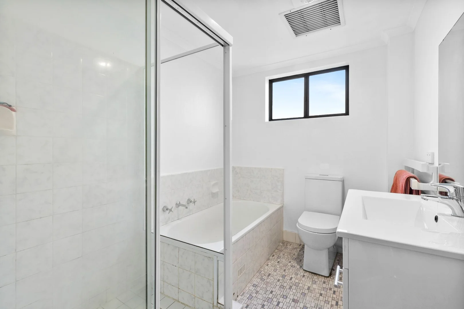 Additional image 5 of 2/392 Port Hacking Road, Caringbah NSW 2229