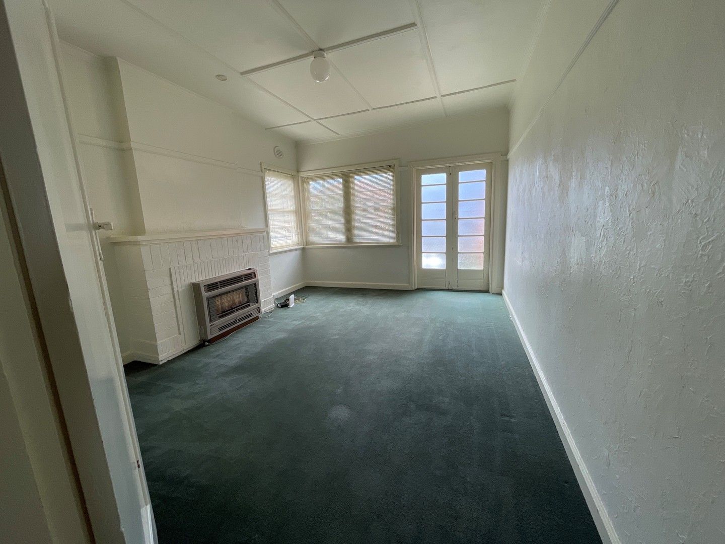 2 bedrooms Apartment / Unit / Flat in 3/5 Garden Court ELWOOD VIC, 3184