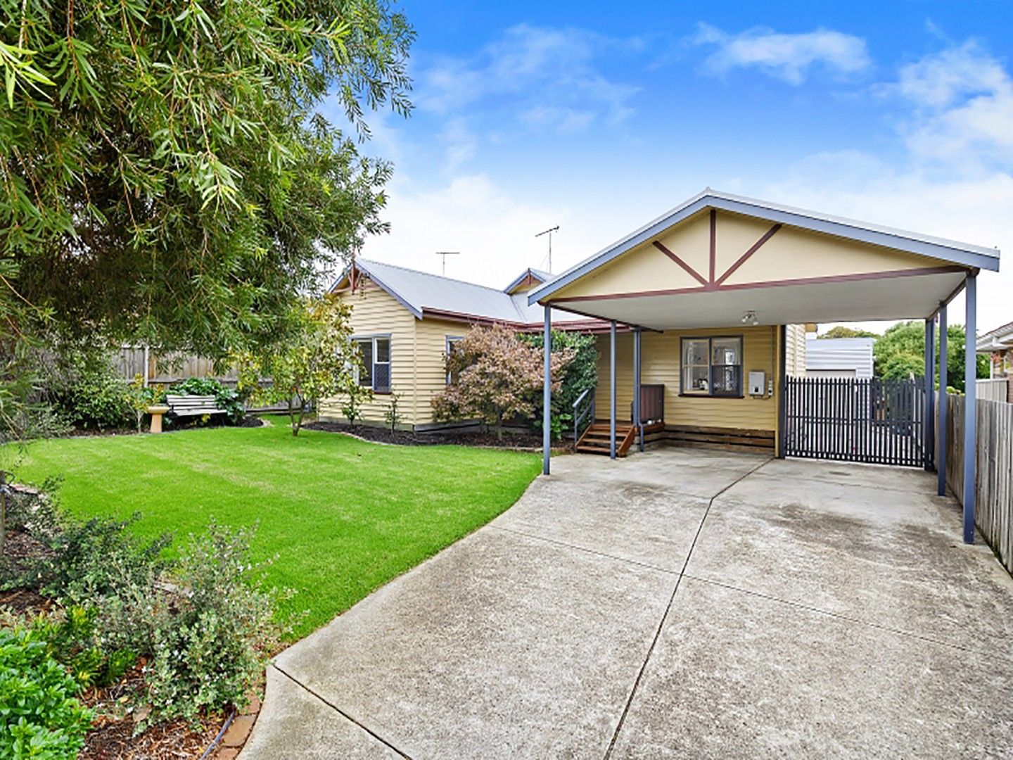 3 bedrooms House in 13 Wyuna Parade BELMONT VIC, 3216