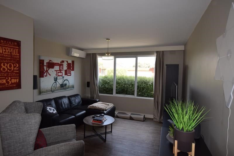 2 bedrooms Apartment / Unit / Flat in 2/33 Coorigil Road CARNEGIE VIC, 3163