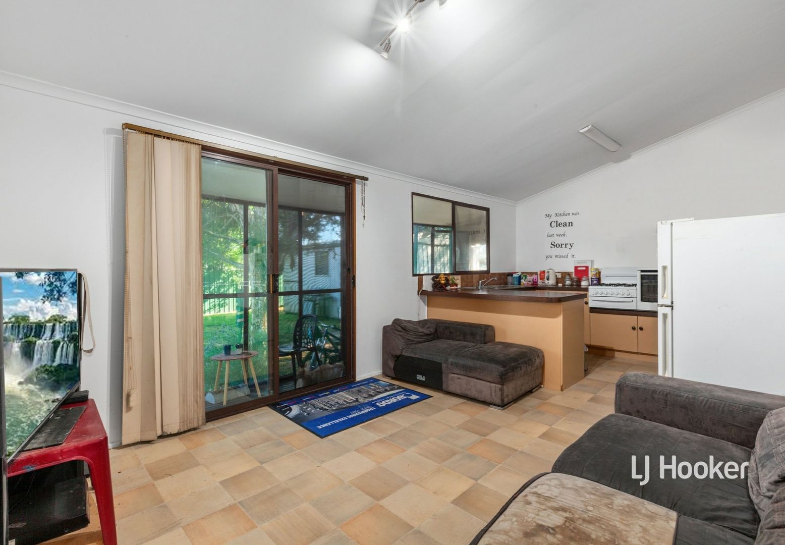 25 High Street, Broadford VIC 3658, Image 2