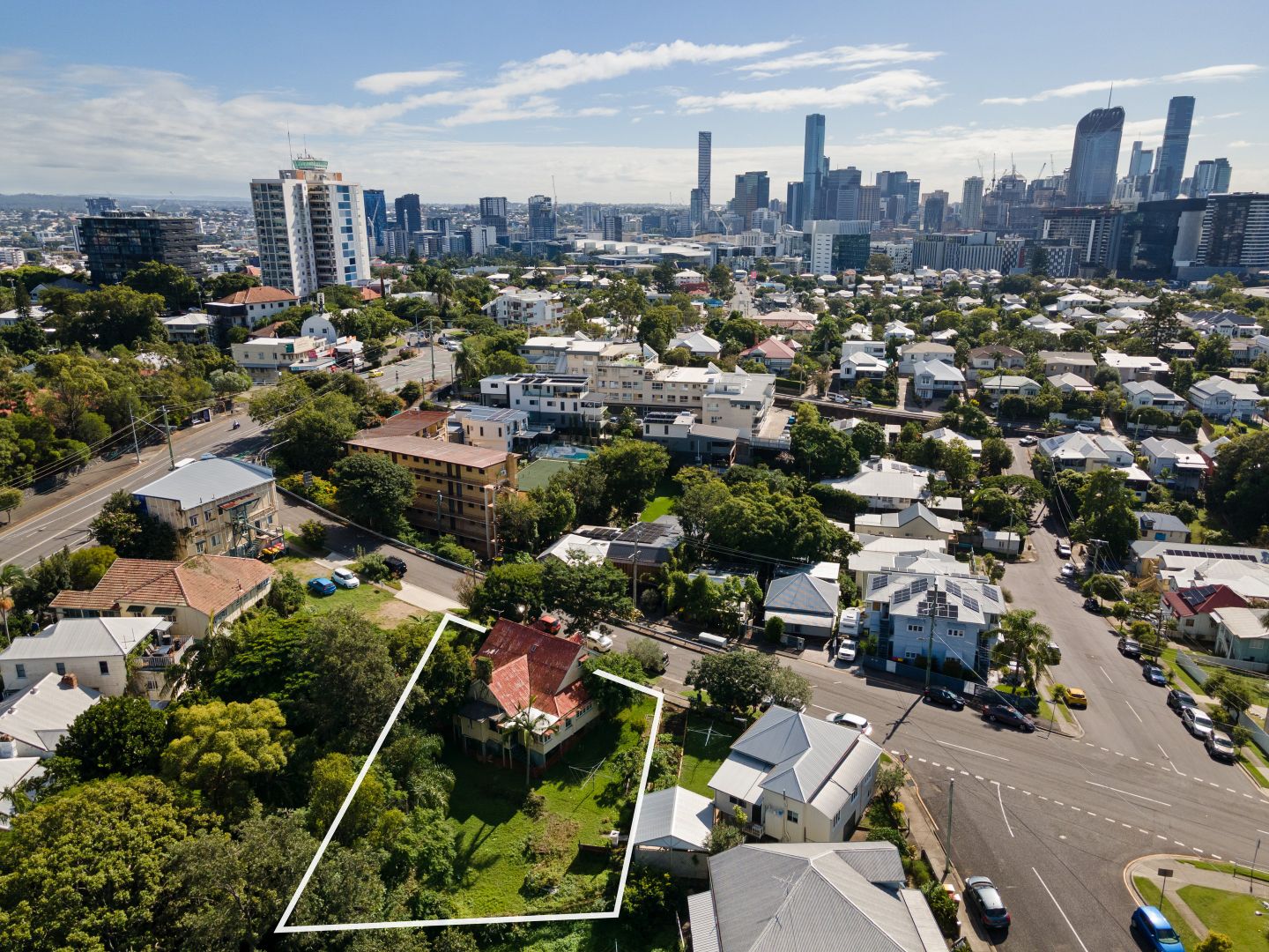 1 Gertrude Street, Highgate Hill Property History & Address Research