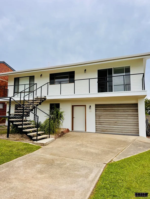 10 Fuller Street, Arrawarra Headland NSW 2456